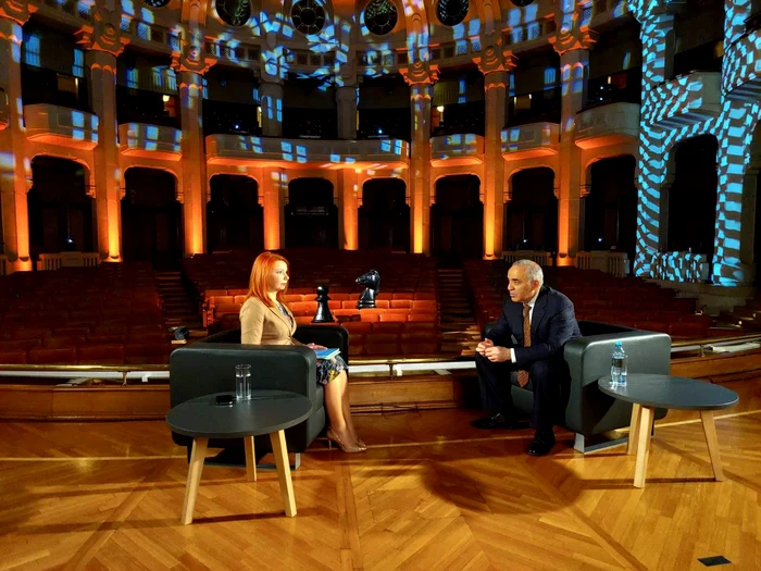 Kasparov a fost invitat în cadrul emisiunii „Tema Zilei” (Foto: Facebook: Ramona Avramescu)