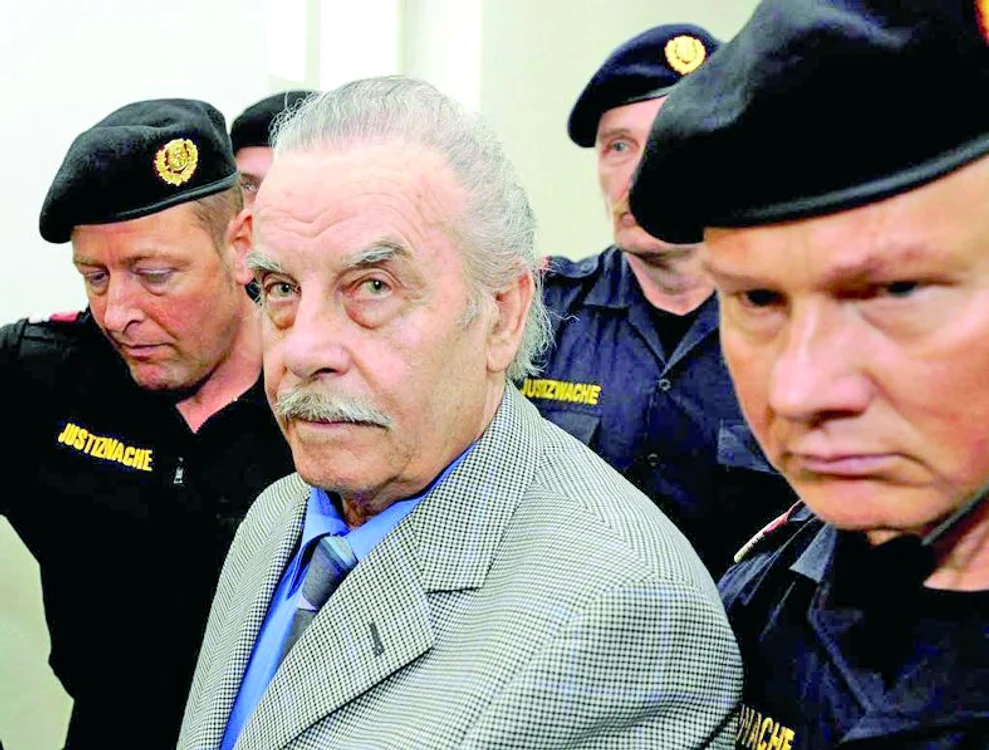 Casa ororilor. Aici  s-au desfăşurat  actele sexuale de o gravitate maximă