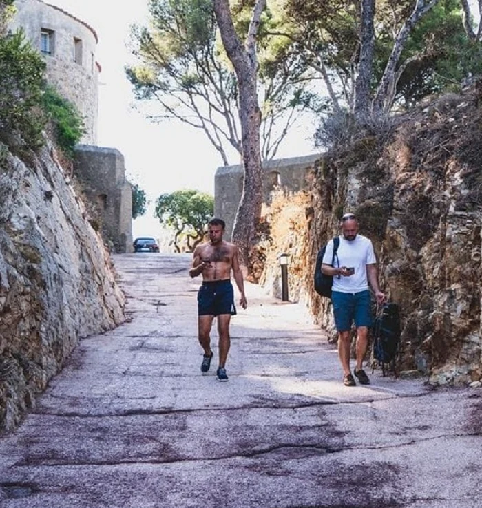 Emmanuel Macron la Fort de Bregancon    Soazig de la Moissonniere  Presidence de la Republique (6) jpg