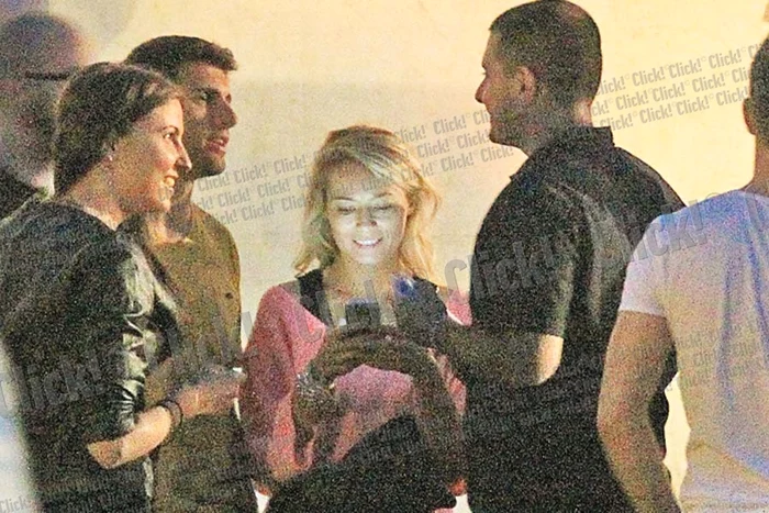 La concertul rapperului NAS, Laura şi Cosmin se sărută… (Fotografii: Mihai Ionescu)