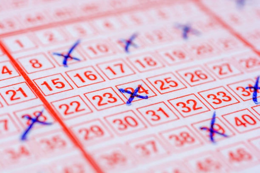 Un bărbat a câștigat 44 de milioane de euro la Loto 6/49 și nu i-a spus nimic soției sale timp de câteva zile