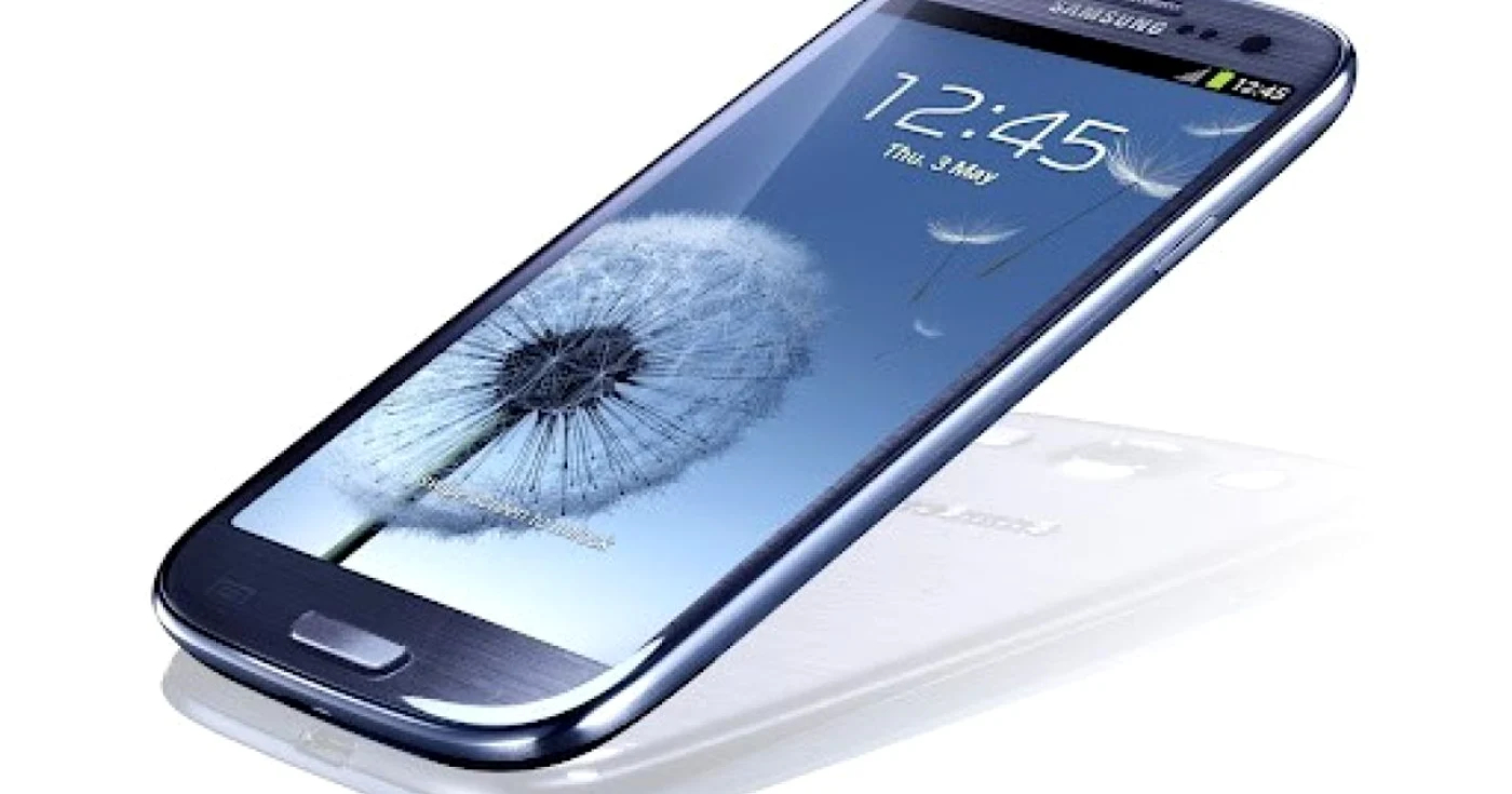
		    Samsung Galaxy S III a fost lansat în România acum două luni