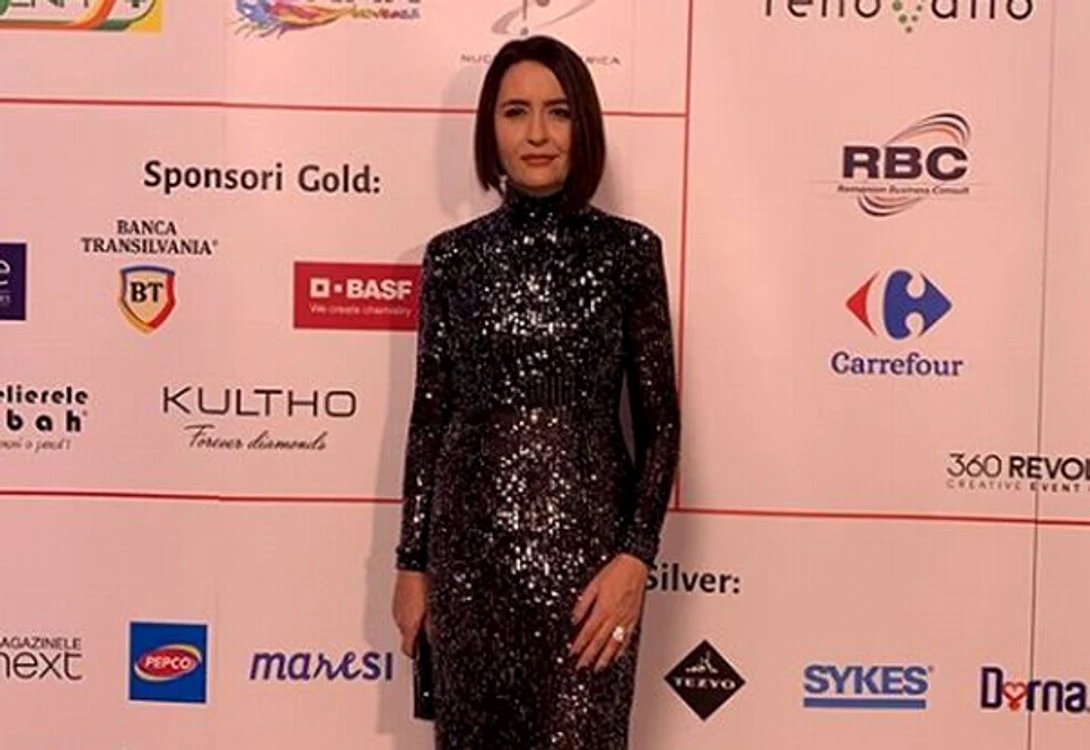 
    Amalia Năstase este protagonista unei transformări uluitoare. Așa arăta înainteFoto: arhivă personală  