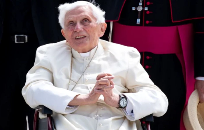 Fostul papă Benedict al XVI-lea s-a stins din viață la vârsta de 95 de ani