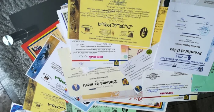 Colecționarii de diplome