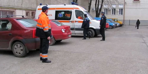 Medicii de pe ambulanţă au anunţat Poliţia 