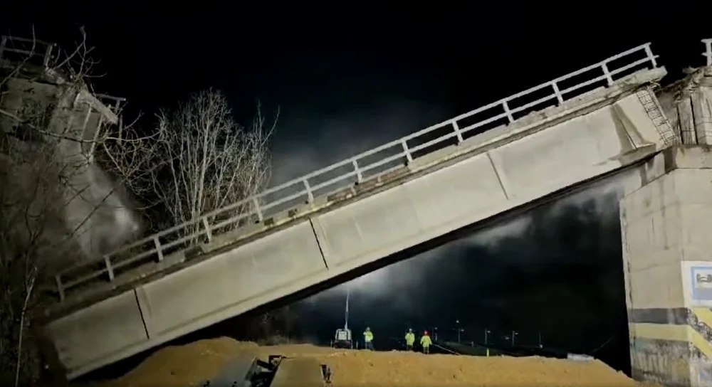 Trafic reluat pe DN 1, în zona Câmpina, după demolarea unui pasaj de cale ferată