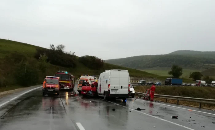 Şoferul a pierdut controlul într-o curbă şi a intrat pe contrasens Foto: DRDP Braşov