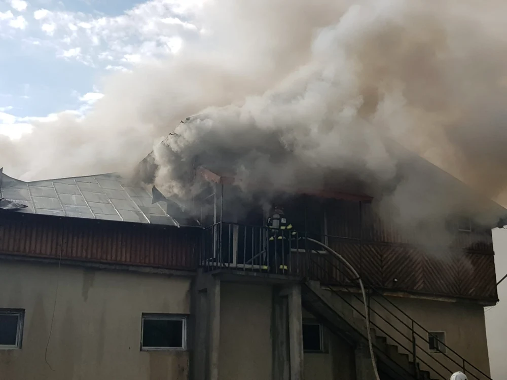 Incendiu la o fabrică din Mizil FOTO ISU Prahova