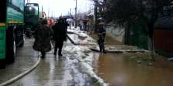 Localnicii vor să dea Primăria în judecată pentru pagubele produse
