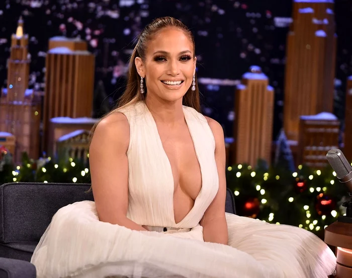Jennifer Lopez a purtat o rochie îndrăzneață în platoul emisiunii Tonight Show Foto:GettyImages