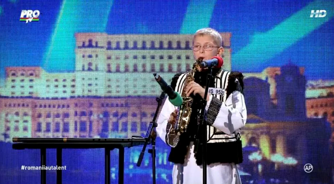 "Românii au talent" - băiatul a impresionat audienţa cu talentul său incontestabil