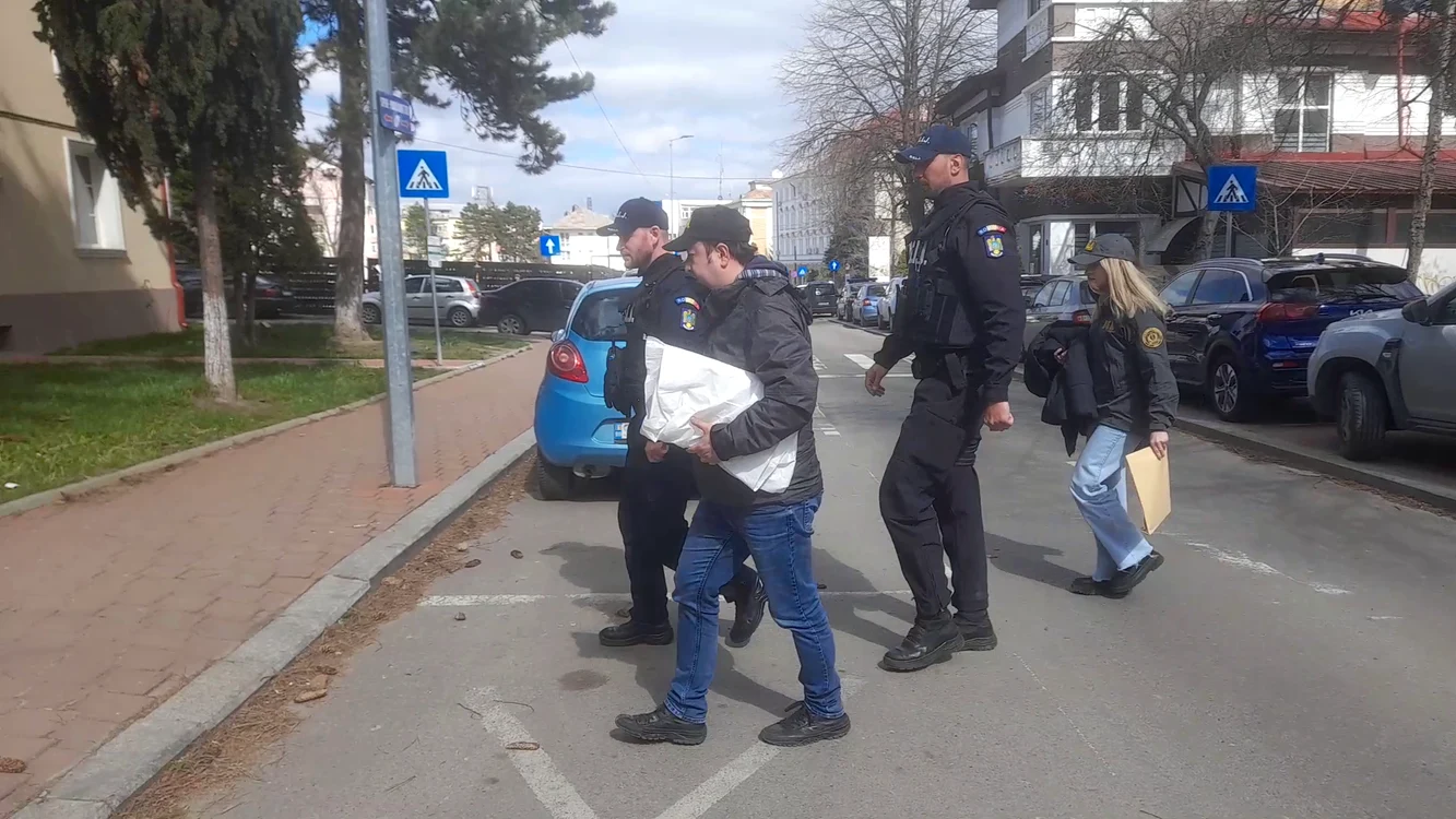percheziții DNA comisari de mediu Botoșani, FOTO: Alina Iosif 