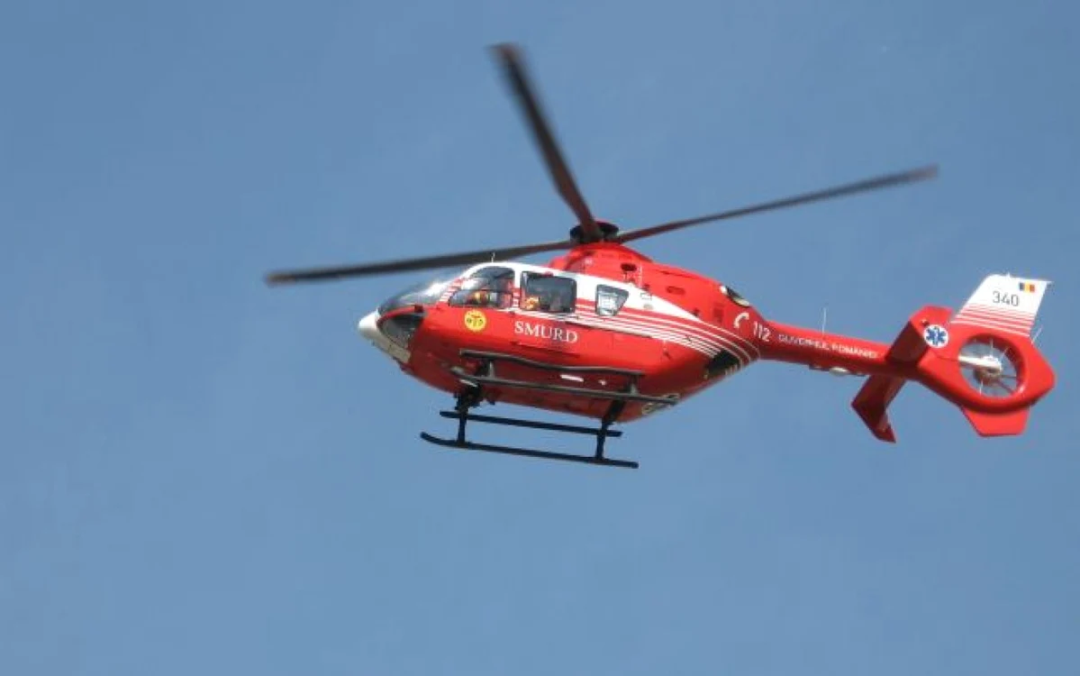 Una dintre victime va fi transportată la spital cu un elicopter SMURD FOTO SMURD