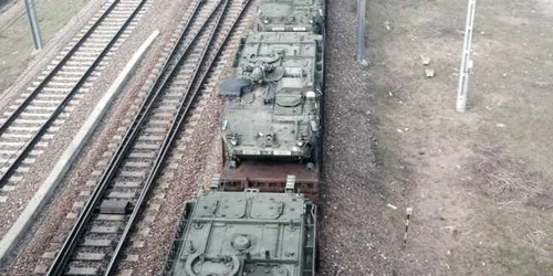 Trenul cu tehnica militara americana in gara Medgidia