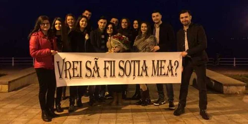 Cerere în căsătorie pe faleza Cazino din Constanţa de Mărţişor Sursa foto Mirela Caraghiorghe