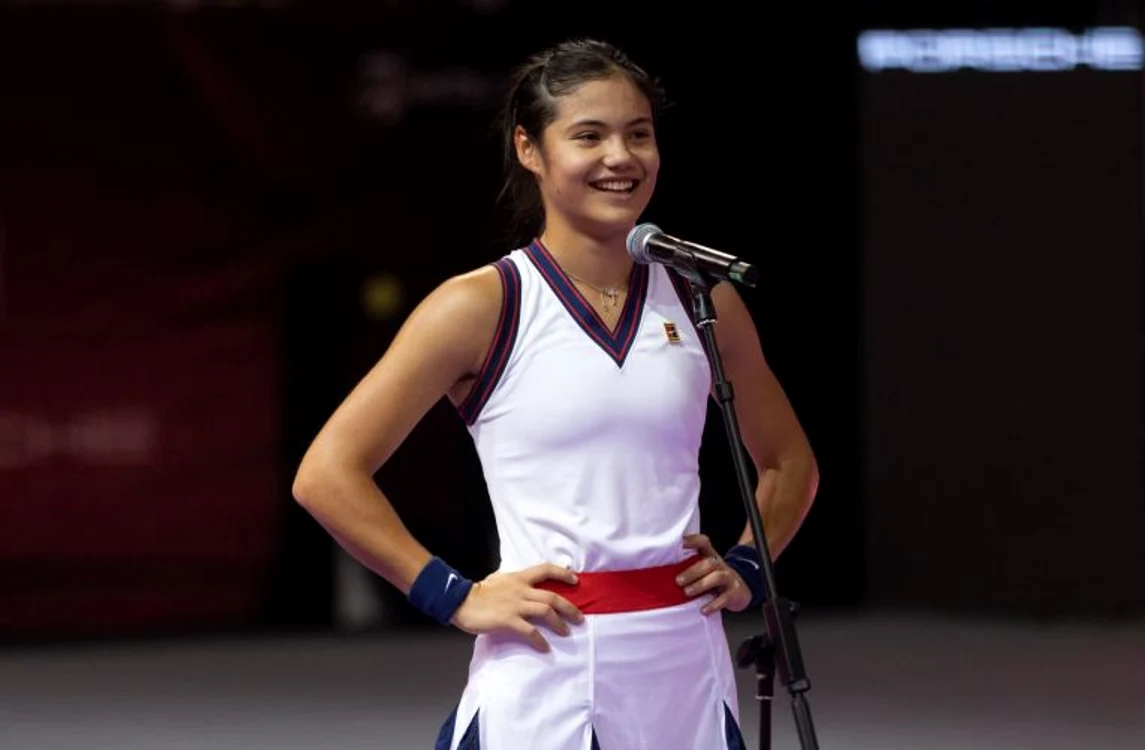 
    Emma Răducanu a vorbit în română la interviuFOTO: Facebook/ Transylvania Open  