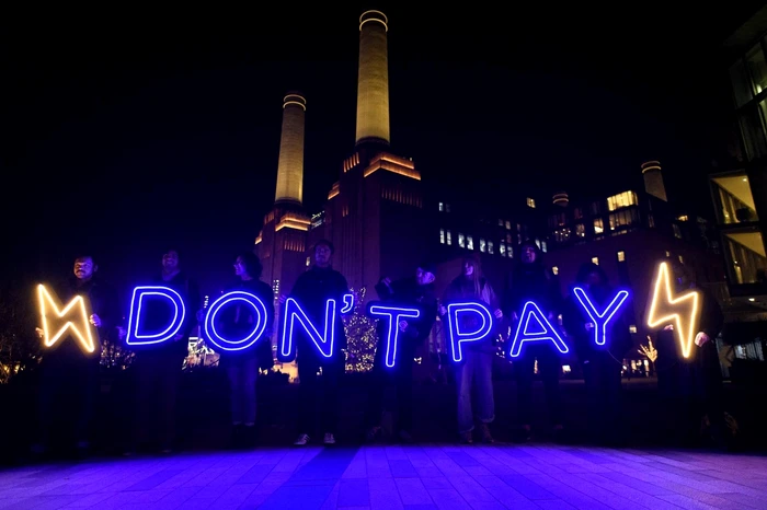 Proteste îm Maria Britanie împotriva facturilor la energie FOTO facebook Don t pay UK