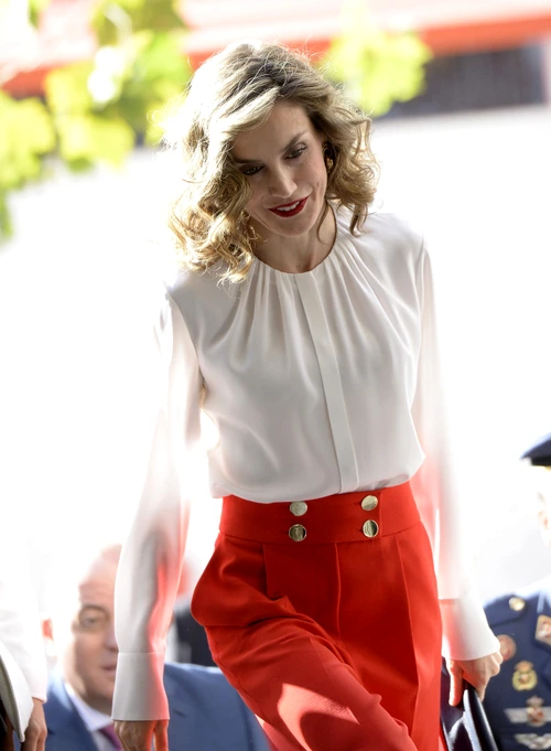 La reine Letizia d'Espagne participe à la journée de la Croix rouge à Madrid jpeg