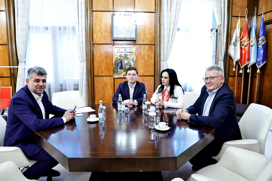Premierul a discutat cu coisarul european Nicolas Schmit FOTO Facebook