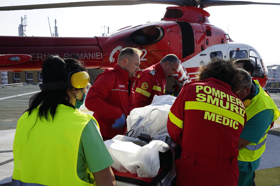 Pacientă, transport record de la Bacău la Iași. Heliportul, soluția salvatoare pentru mulți bolnavi