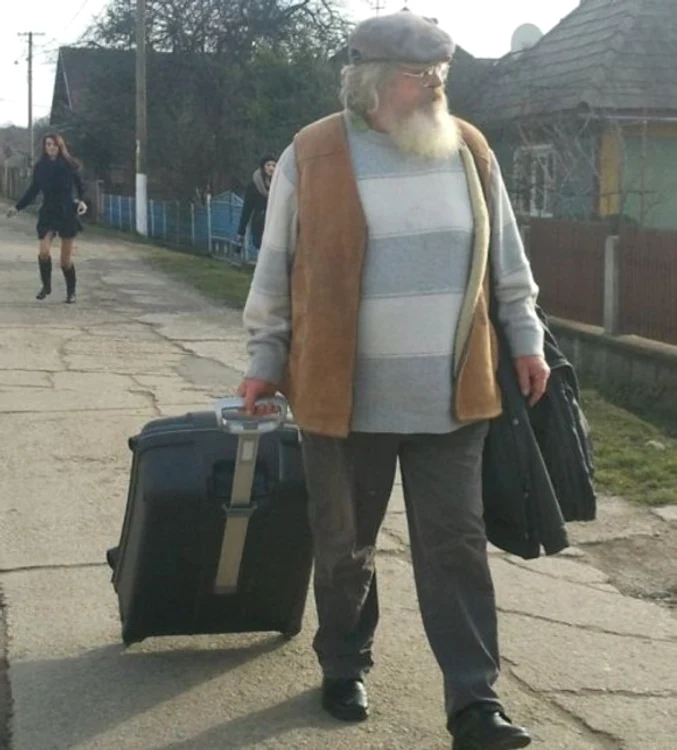 Decebal Traian Remeş, la iesirea din inchisoare