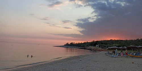 apus de soare plaja marley thassos foto denis grigorescu jpeg