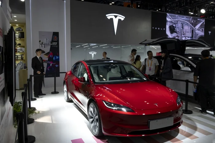 Tesla Model 3 restilizat Foto EPA EFE