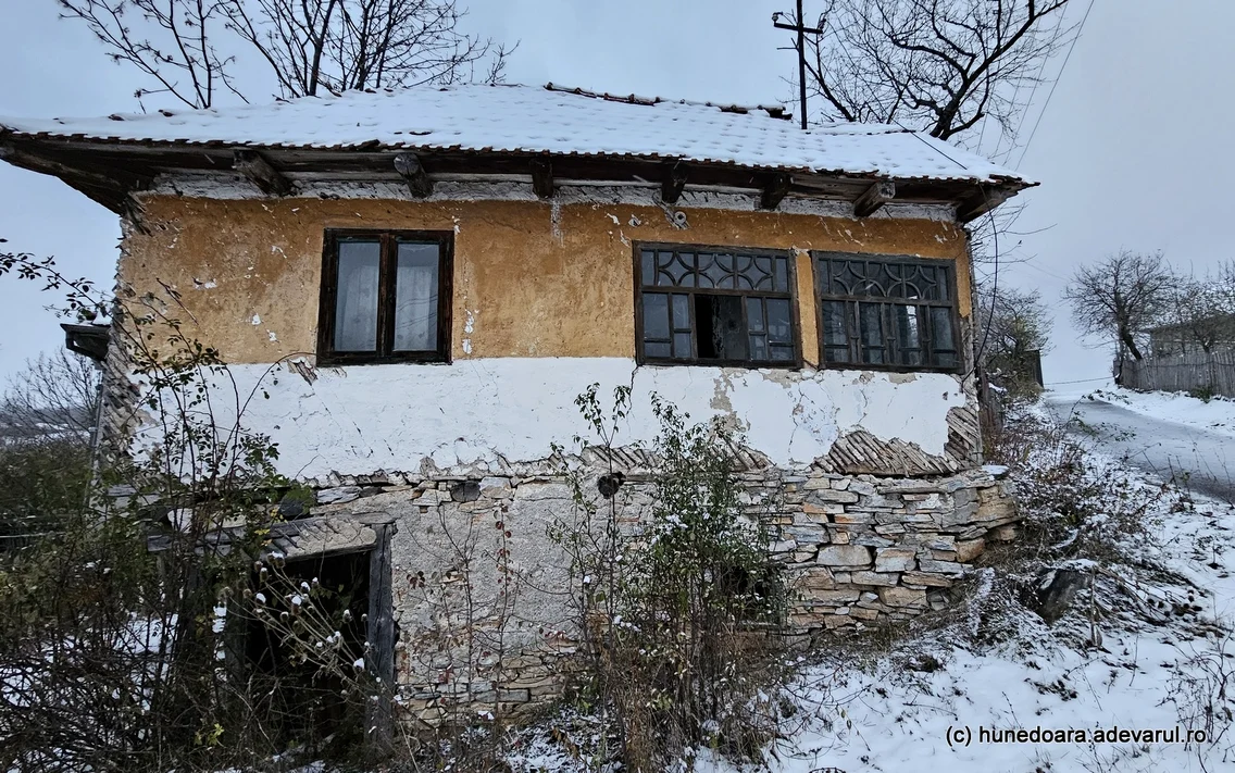 Satul Cerbăl din Hunedoara  Iarna  Foto Daniel Guță (47) jpg