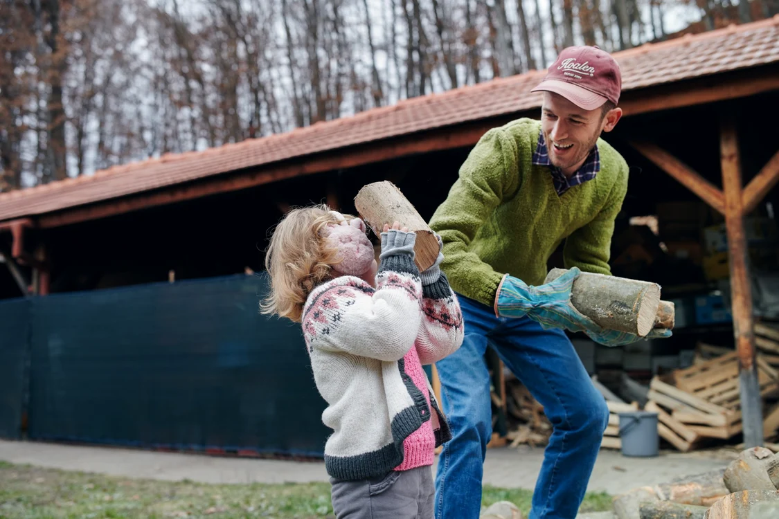 Lui Răzvan i-ar plăcea ca fiica sa să îl ajute să dezvolte pe viitor afacerea. FOTO:Arhivă personală