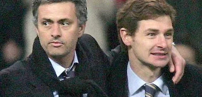Jose Mourinho (stânga), alături de Andre Villas-Boas, pe vremea când erau antrenor şi scouter. Şi prieteni. FOTO: http://www.mirror.co.uk