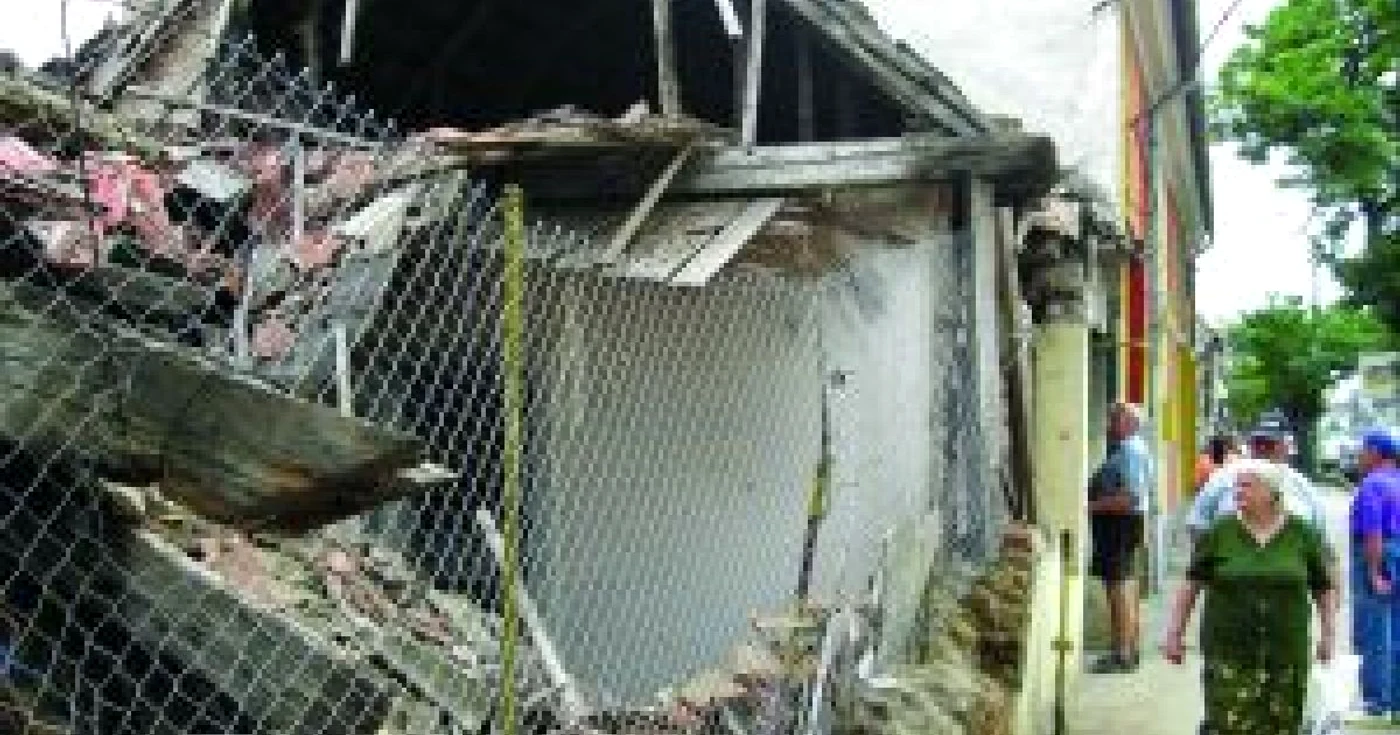 Timişoara: Nu s-au găsit vinovaţi pentru explozia în care au murit doi oameni (FOTOREPORTAJ)