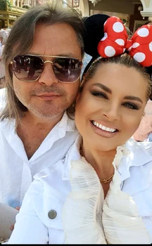 „Dacă ar fi undeva unde să mă mut pe pământul ăsta ar fi la Paris", ne-a spus Iana Novac