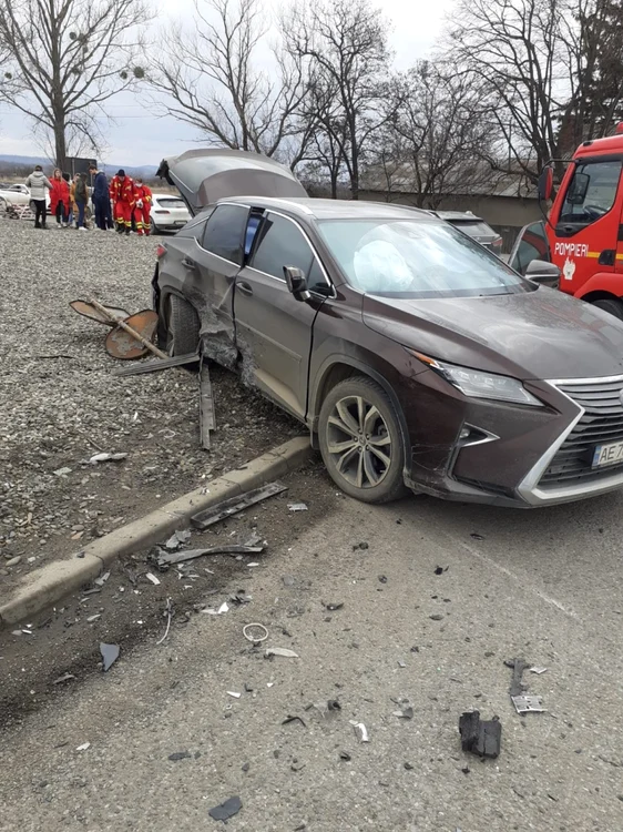 Accidentul s-a soldat doar cu pagube materiale FOTO ISU Neamţ