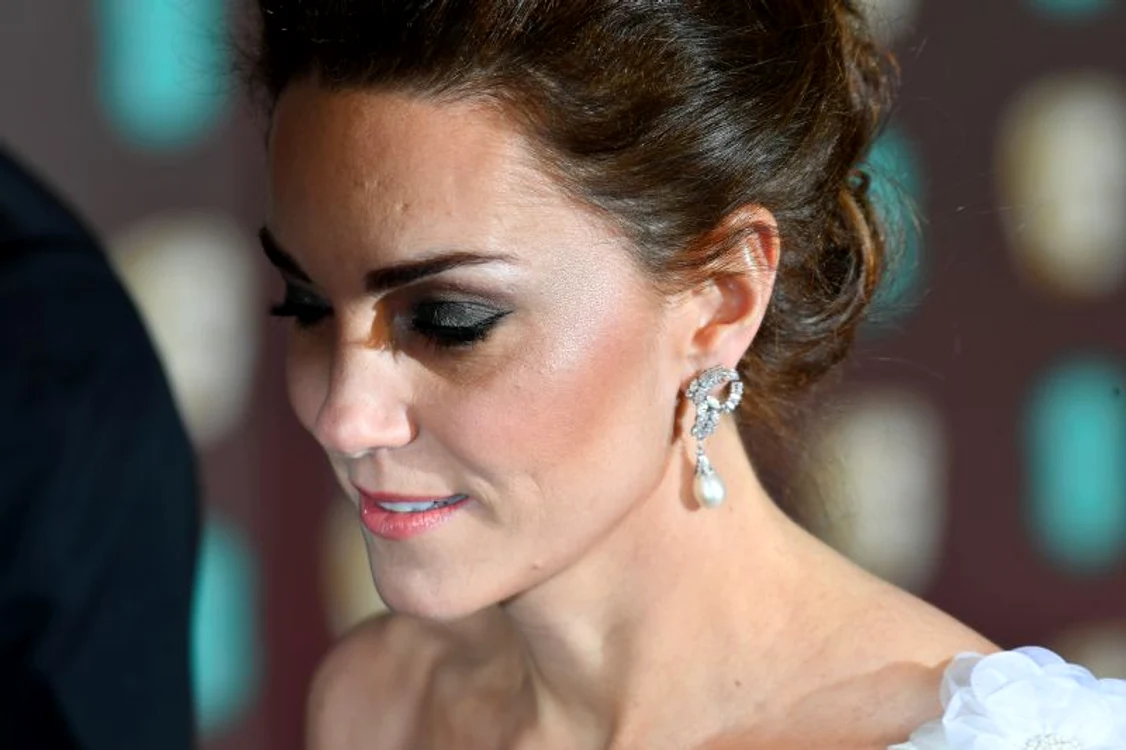 Kate Middleton a ales să poarte cerceii prințesei Diana