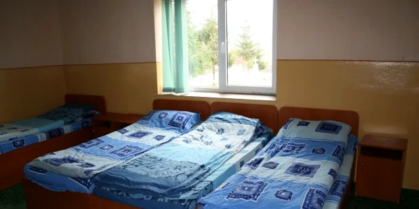 Preţul de cazare este  de 22 de lei pentru o noapte