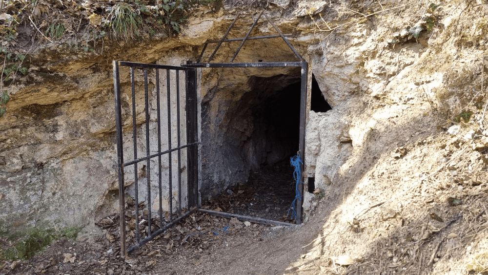 Brașovenii se tem că oamenii străzilor vor fi din nou stăpânii catacombelor. Ce spune Primăria