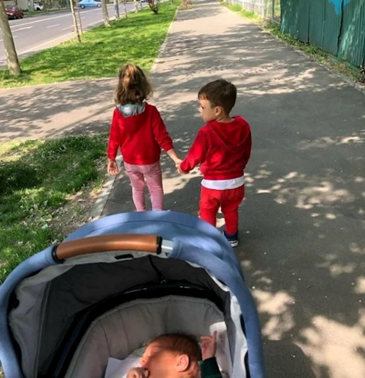 Viața cu trei copii este pe cât de minunată, pe atât de grea