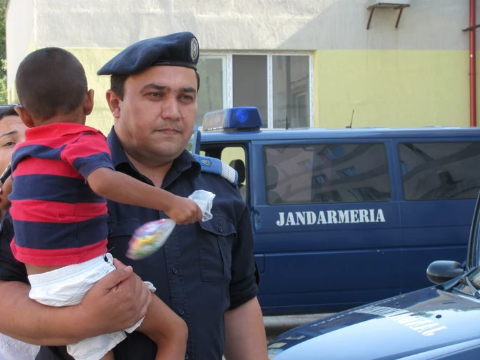 Micuţul a fost descoperit rătăcit pe străzile Sloboziei de jandarmi FOTO: M.S.