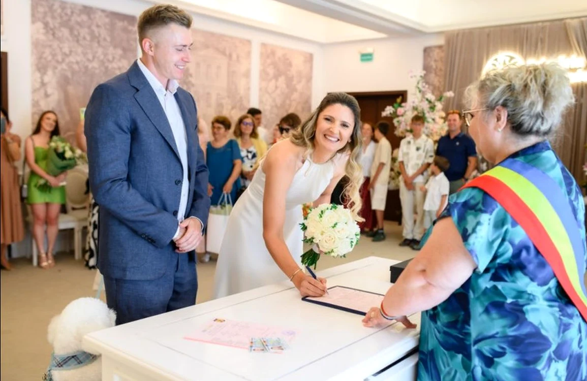 Irina Begu și cea mai importantă semnătură din viața ei (FOTO: Instagram)