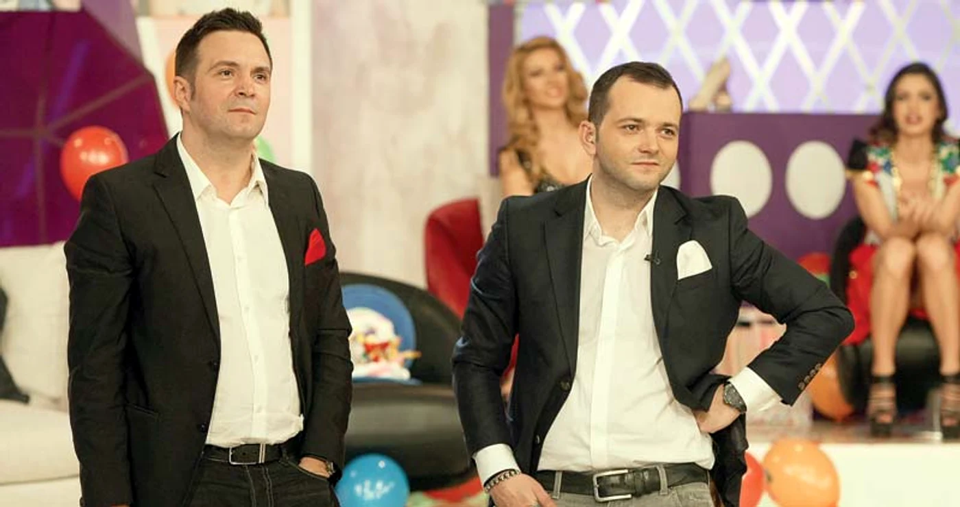 
    Daniel Buzdugan și Mihai Morar prezintă emisiunea ”Morning ZU” de la Radio ZUFoto: arhiva personală  