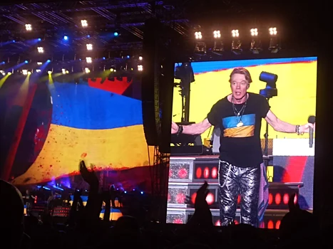 concert Guns n Roses Bucuresti foto Denis Grigorescu jpg