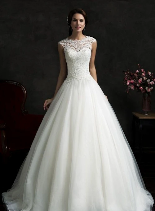 large Fustany Weddings 15 Wedding Dresses That Show How Beautiful Lace Can Be 14 jpg jpeg