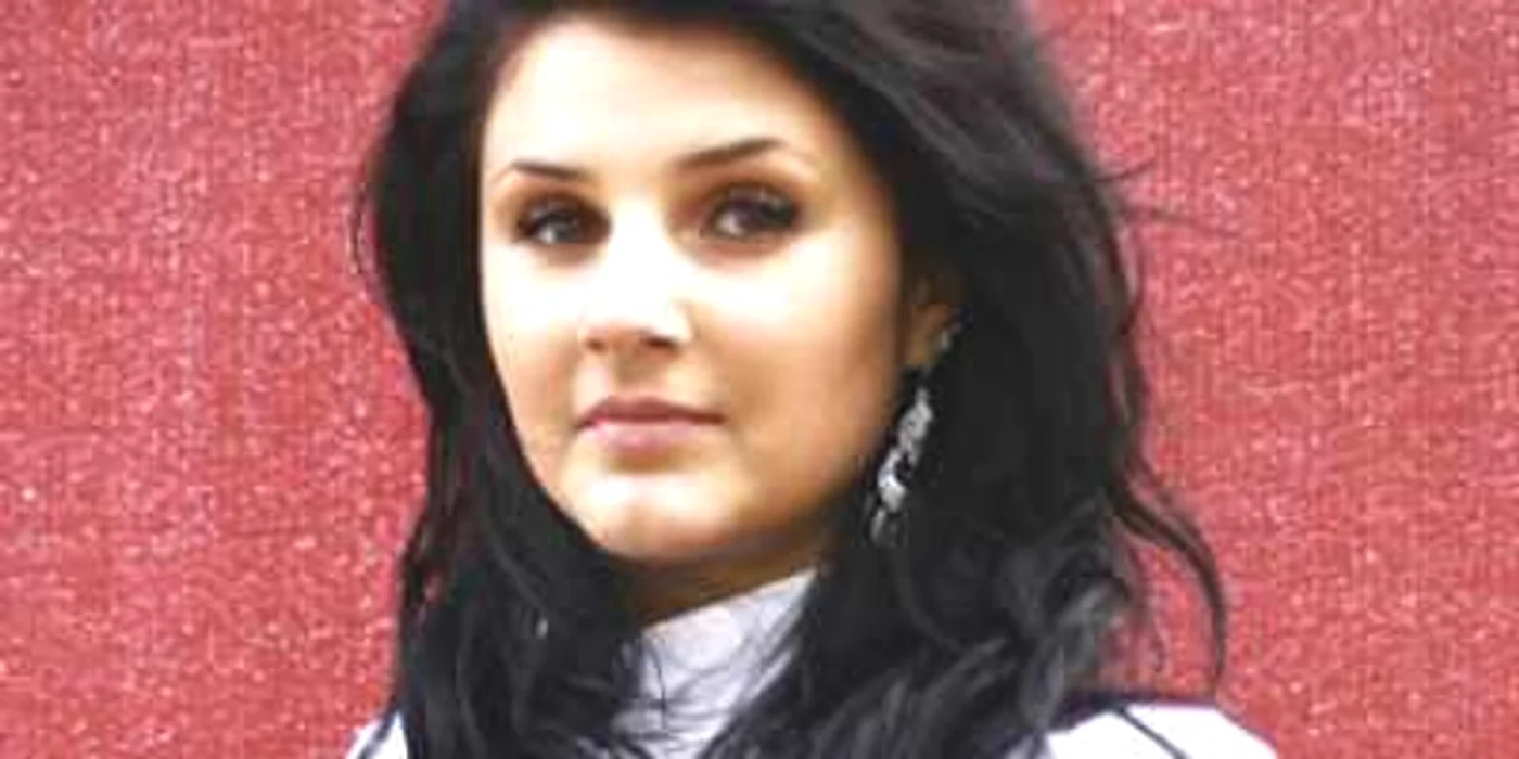 Bacău: Portret/Larisa Bîrsan: Vrea să reprezinte România la Eurovision