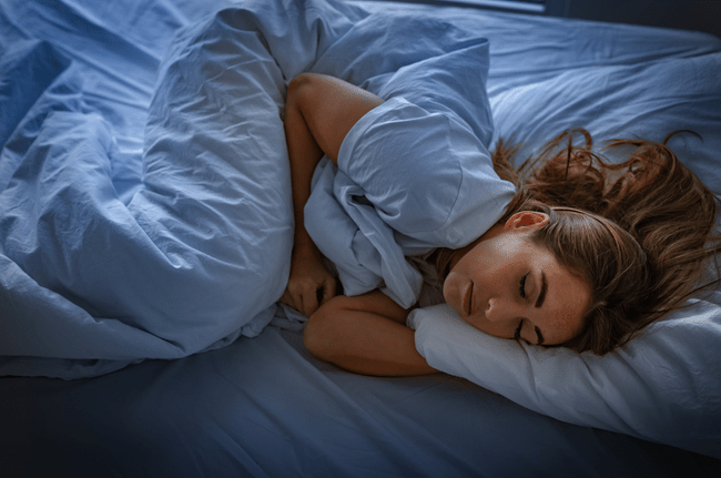 Ce trebuie să mâncăm în fiecare zi pentru a dormi mai bine. Alimentele care interferează cu somnul