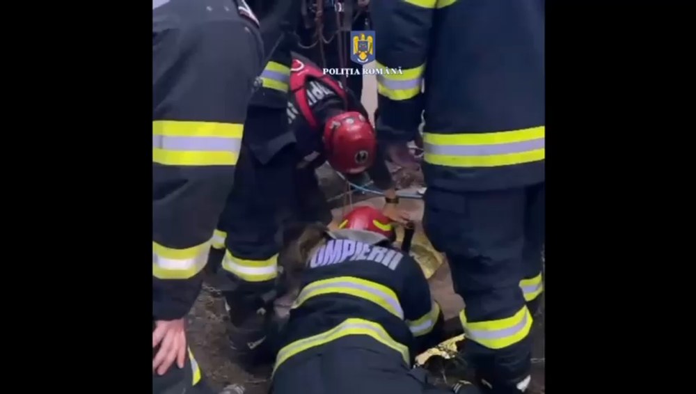 Intervenție de urgență în Capitală, după ce un bărbat de 45 de ani a căzut într-un canal