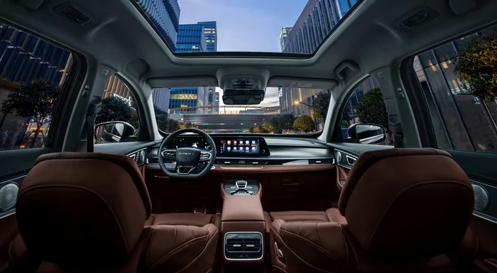 Interiorul Tiggo 8