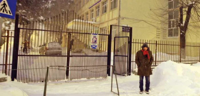 Doar paznicii vor veni astăzi la şcolile din cele 11 judeţe şi din Capitală, unde cursurile au fost suspendate