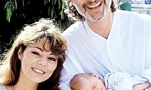  1995  Împreună cu  gemenii lor,  nou născuţi,  Nikita şi  Sebastian jpeg