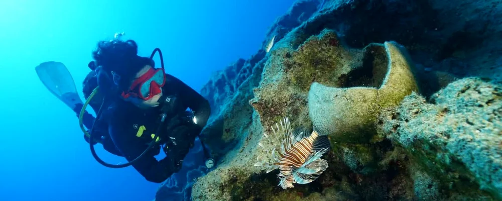 Epava de la Kekova, cercetată de un arheolog subacvatic
